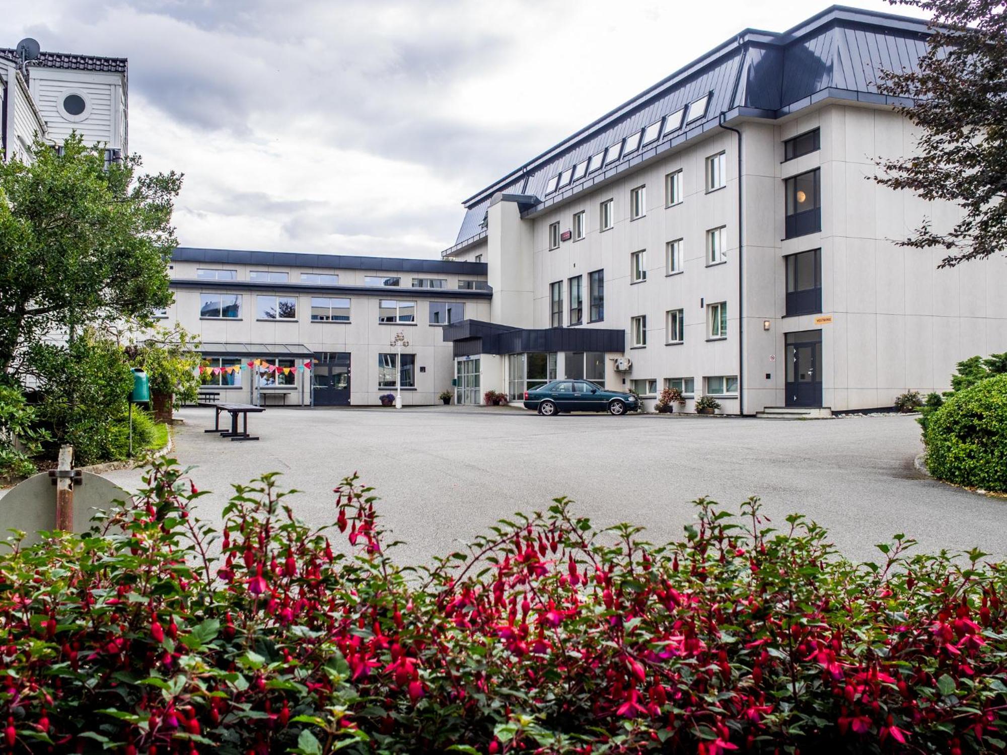 Solborg Folkehogskole Hostel สตาวังเงร์ ภายนอก รูปภาพ